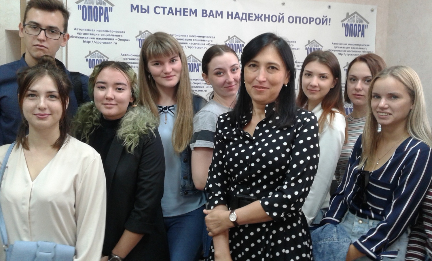 И.Г. Ануфриева со студентами ВГСПУ И.Г. Ануфриева со студентами ВГСПУ