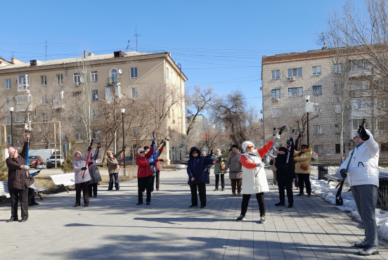 14 марта  прошло групповое оздоровительное занятие в сквере им. 8 Марта 