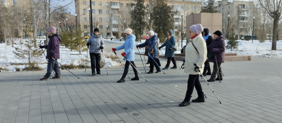  Третье групповое оздоровительное занятие в сквере им.8 Марта 