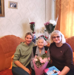 Поздравляем с 100-летним юбилеем Шморгун Варвару Петровну, ветерана Великой Отечественной войны, получателя социальных услуг АНО СОН "Опора"!