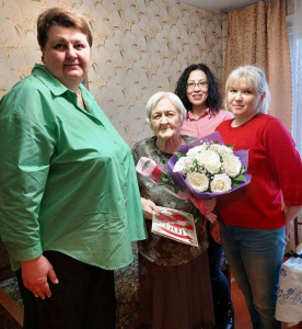 Поздравляем с 100-летним юбилеем Ильину Амалию Ивановну, ветерана труда, получателя социальных услуг АНО СОН "Опора"!