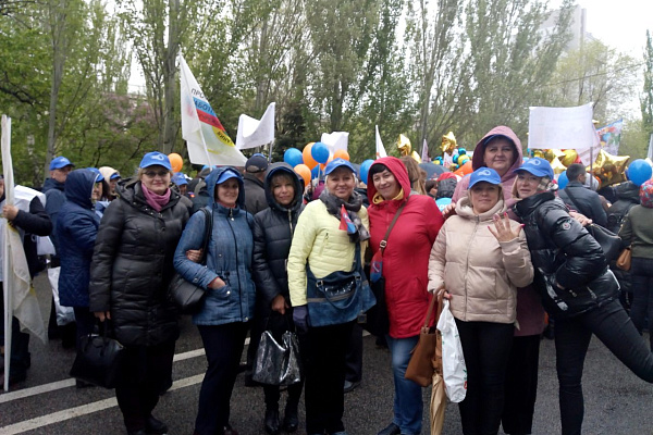 ПОЗДРАВЛЯЕМ С ПРАЗДНИКОМ ВЕСНЫ И ТРУДА!
