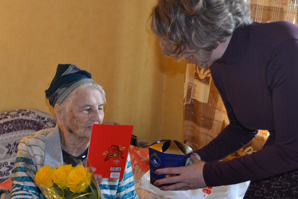 Поздравляем с 100-летним юбилеем МАЛЫШЕВУ Василису Михайловну, труженицу тыла, ветерана труда, получателя социальных услуг АНО СОН «Опора»!