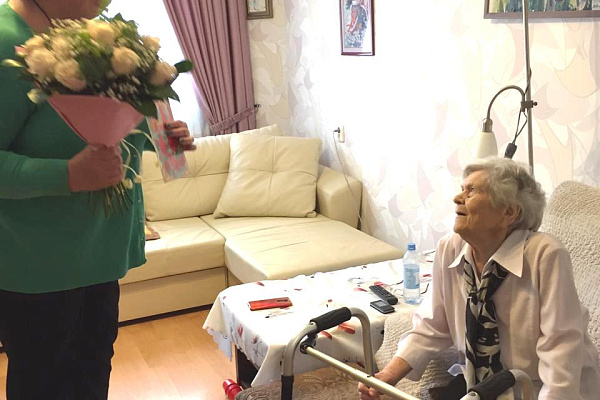 Поздравляем с 100-летним юбилеем ПИРОЖЕНКО Нину Васильевну, ветерана Великой Отечественной войны, участницу Сталинградской битвы, получателя социальных услуг АНО СОН «Опора»!