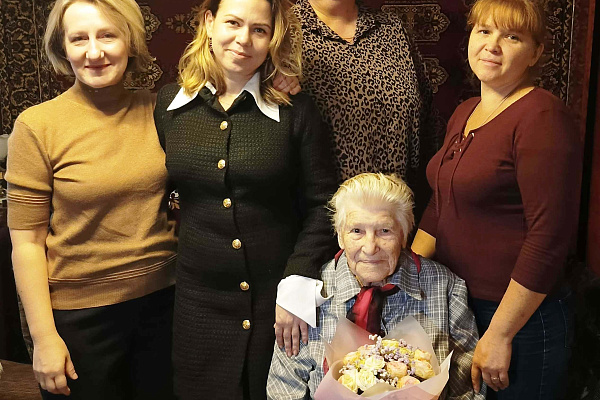 Поздравляем с 100-летним юбилеем Пяткину Клавдию Петровну