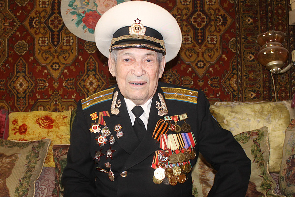Поздравление участников Сталинградской битвы с 75-летием ПОБЕДЫ в историческом сражении сотрудниками АНО СОН «Опора» 