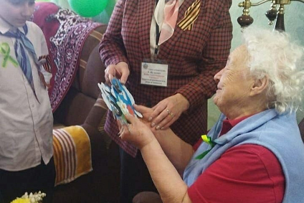 Посещение получателя социальных услуг "Опоры" - жителя блокадного Ленинграда